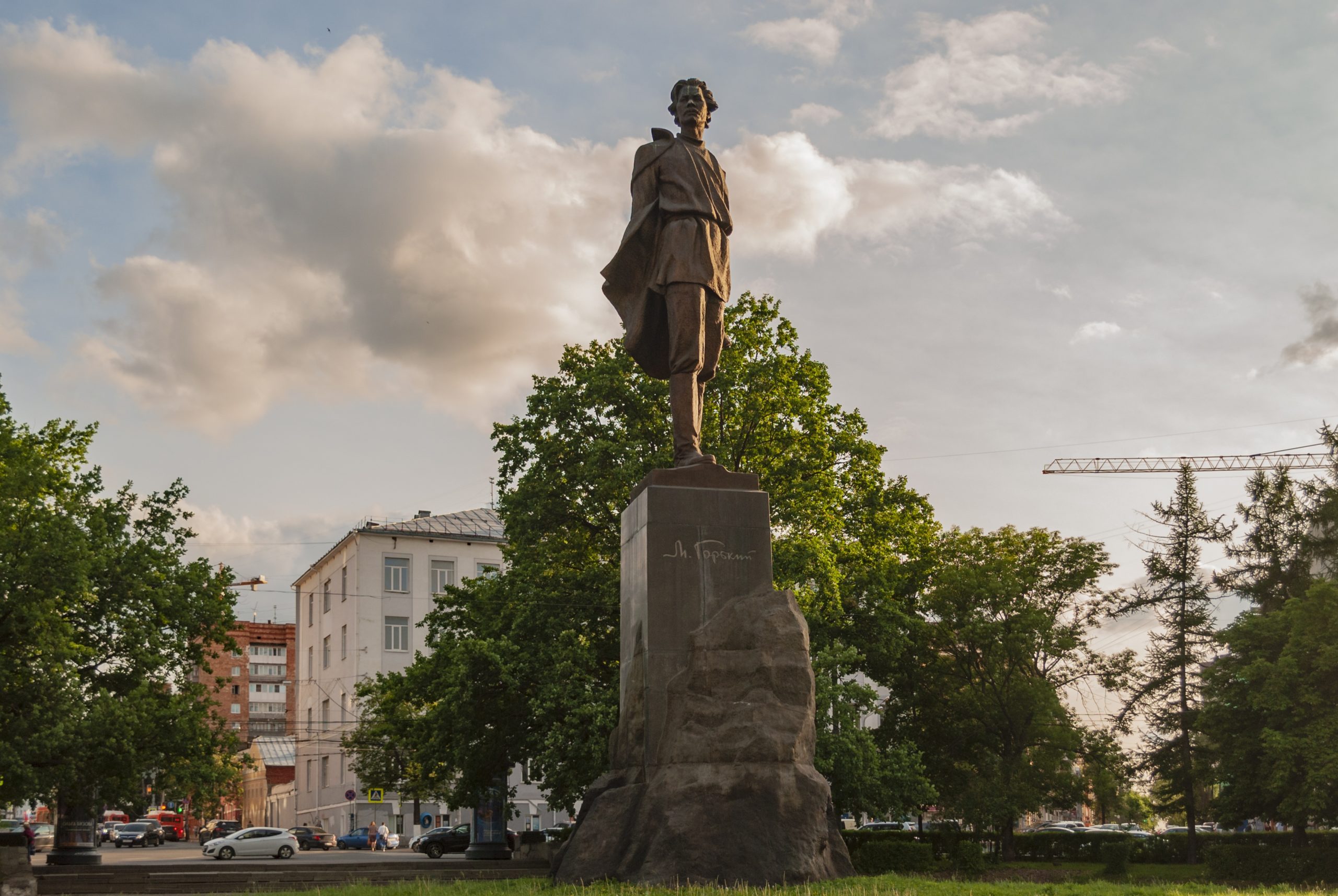Памятник Максиму Горькому-00003